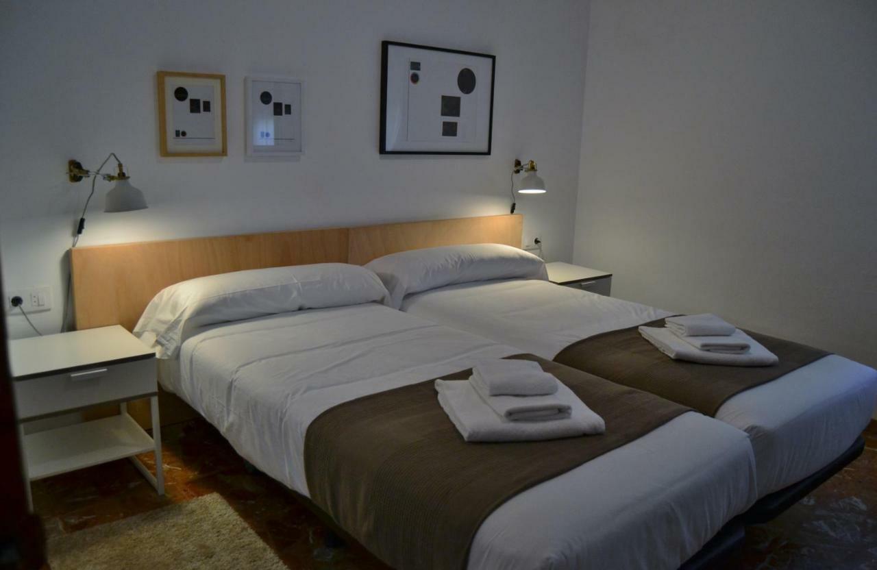 Tres Puentes Anguiano Apartamentos Y Hostal Exteriör bild