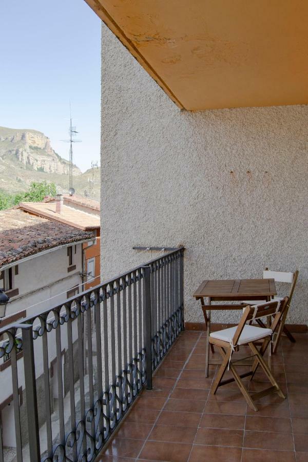 Tres Puentes Anguiano Apartamentos Y Hostal Exteriör bild