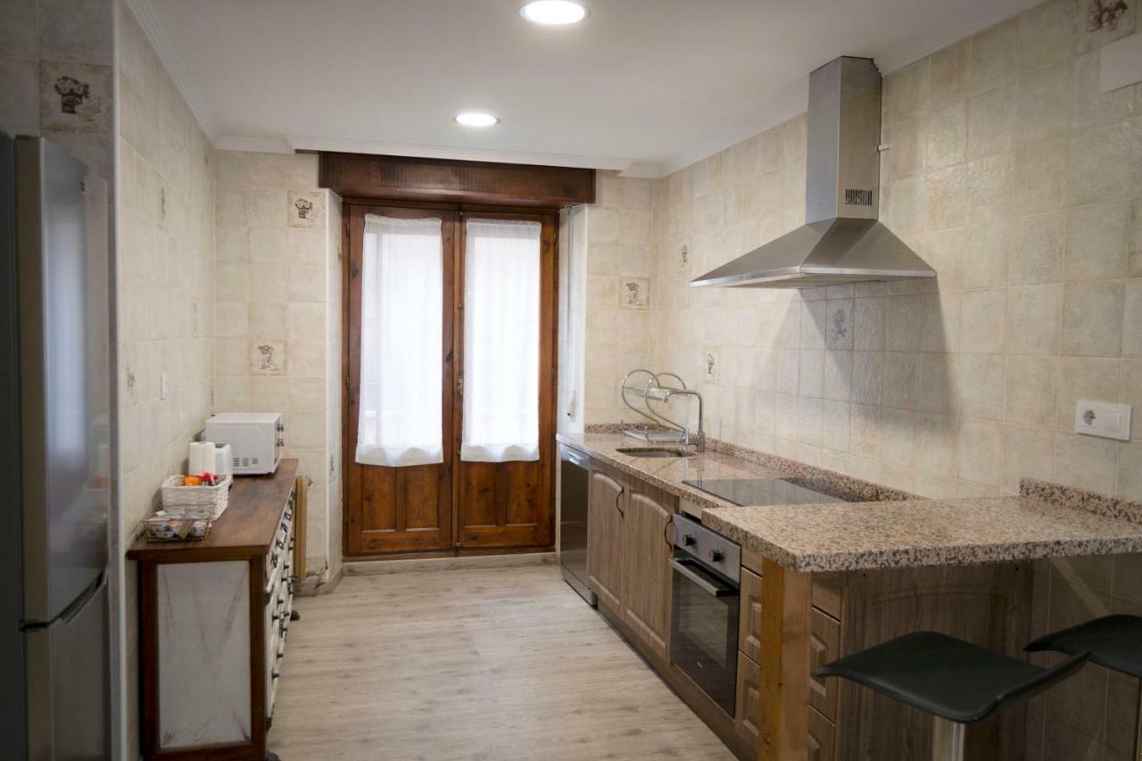 Tres Puentes Anguiano Apartamentos Y Hostal Exteriör bild