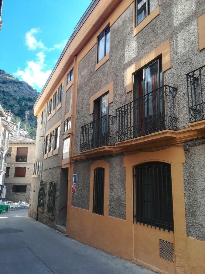 Tres Puentes Anguiano Apartamentos Y Hostal Exteriör bild