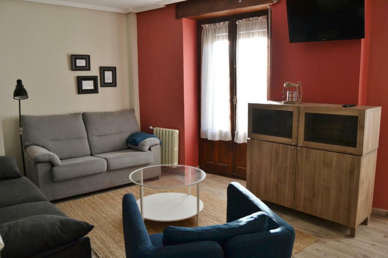 Tres Puentes Anguiano Apartamentos Y Hostal Exteriör bild