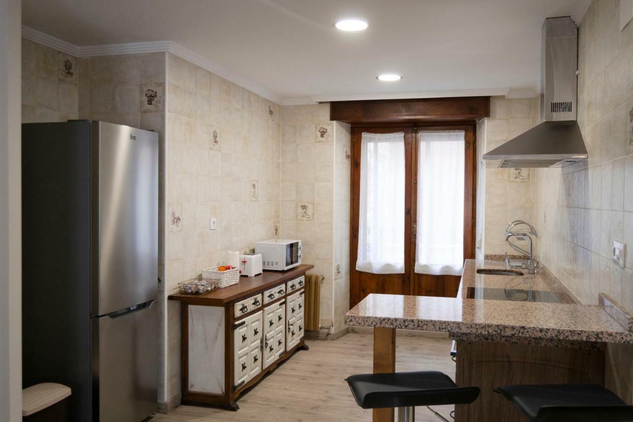 Tres Puentes Anguiano Apartamentos Y Hostal Exteriör bild
