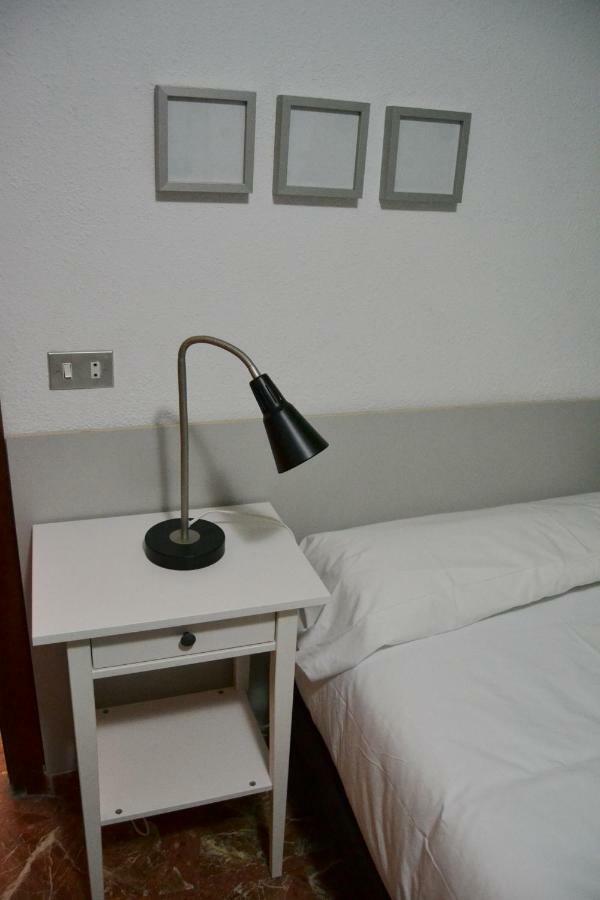 Tres Puentes Anguiano Apartamentos Y Hostal Exteriör bild